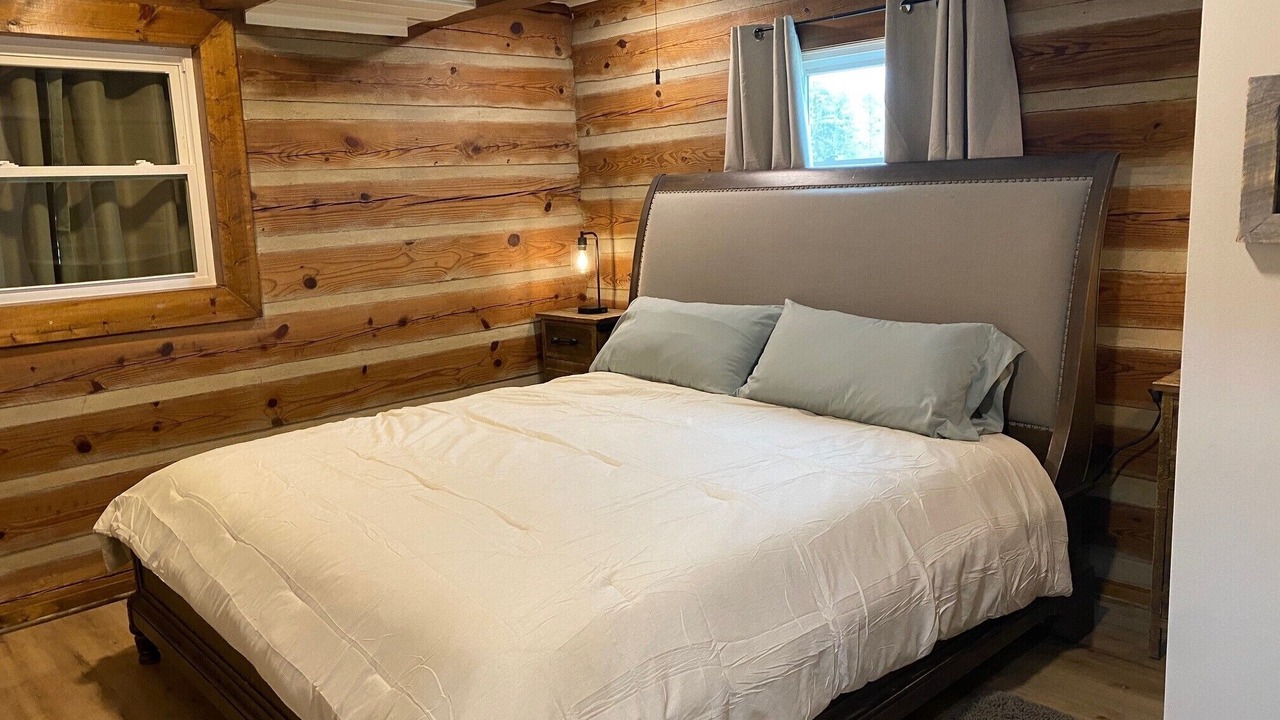 Photo of Bedroom in Siler City