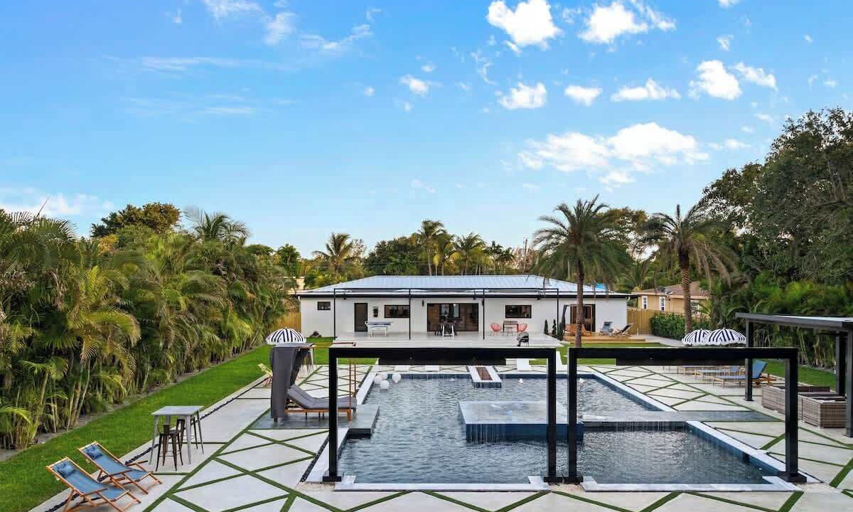 Photo of Outdoor in Golden Glades