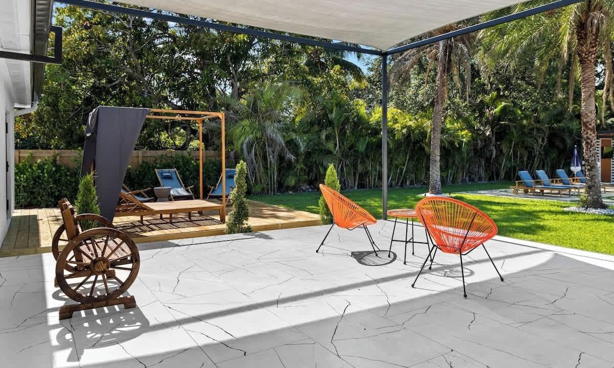 Photo of Patio Balcony in Golden Glades