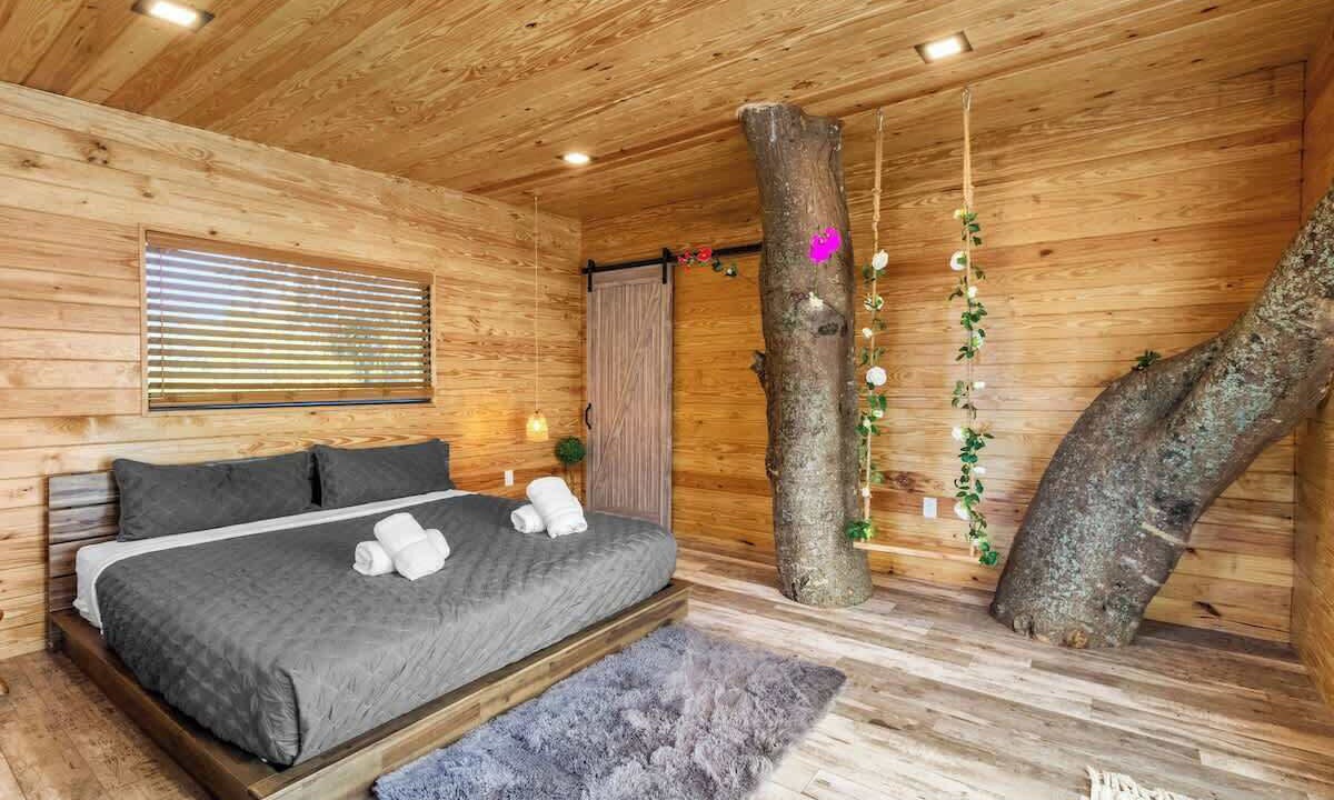Photo of Bedroom in Golden Glades