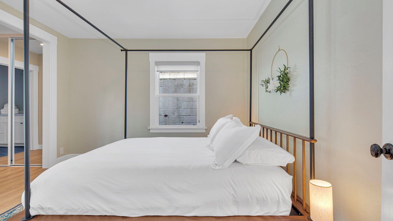 Photo of Bedroom in Mission Hills