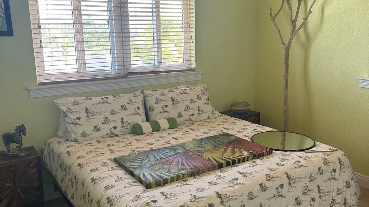 Photo of Bedroom in High Rock