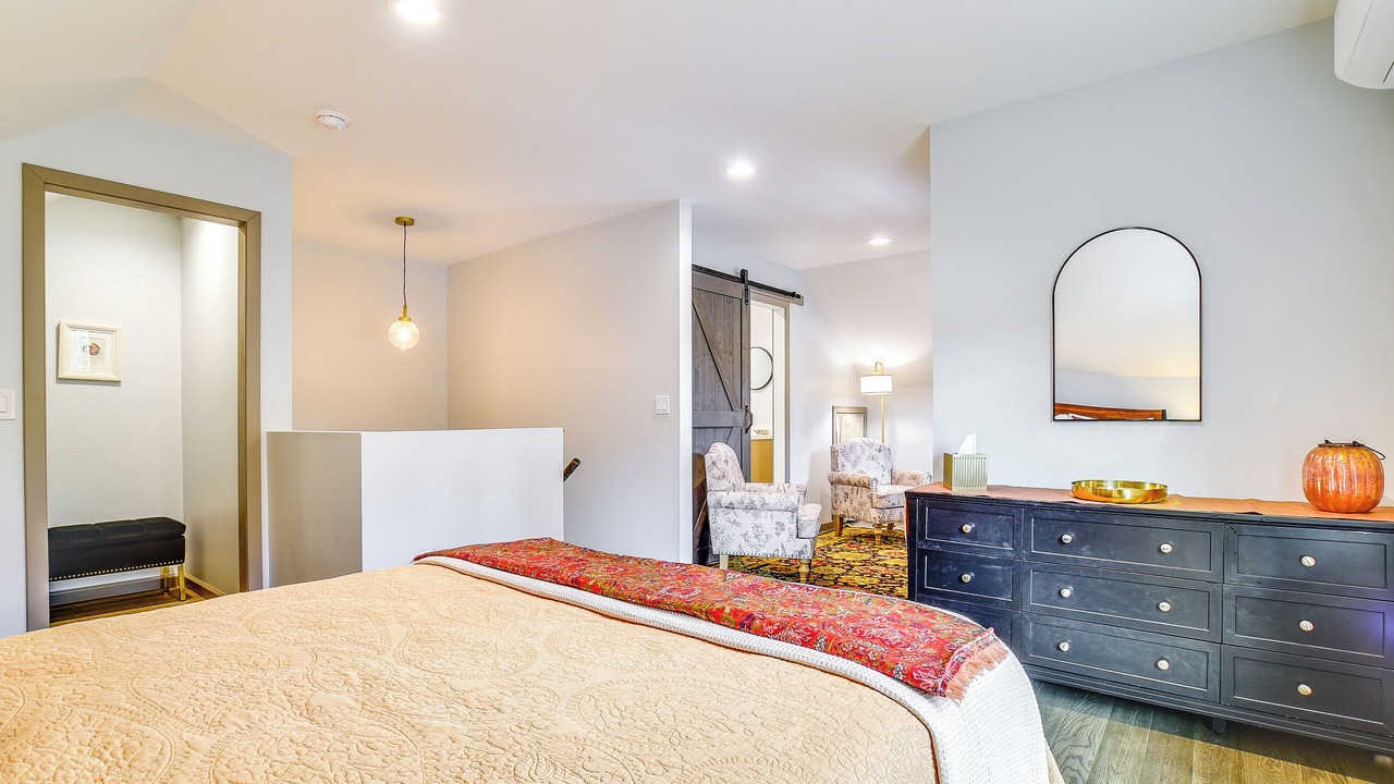 Photo of Bedroom in Valois