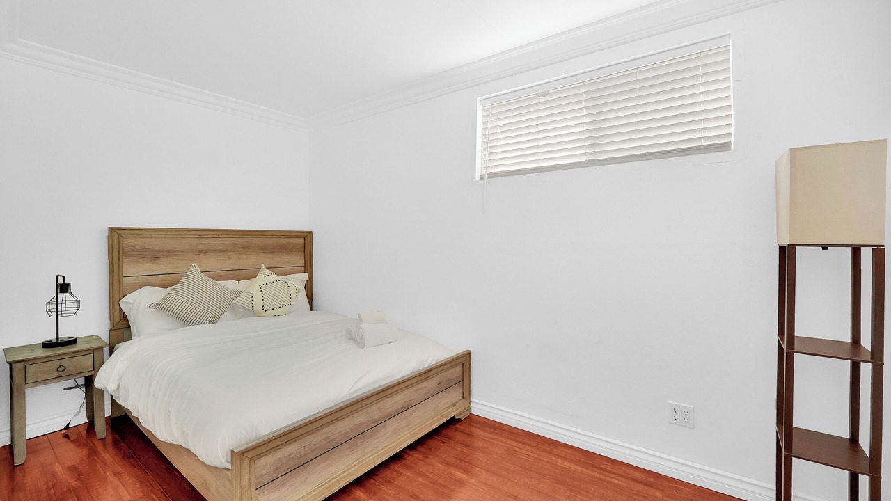 Photo of Bedroom in Midway City