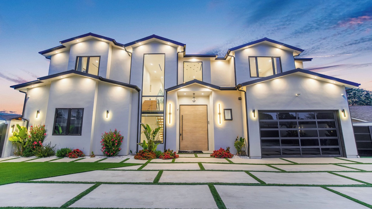 Photo of Outdoor in Woodland Hills
