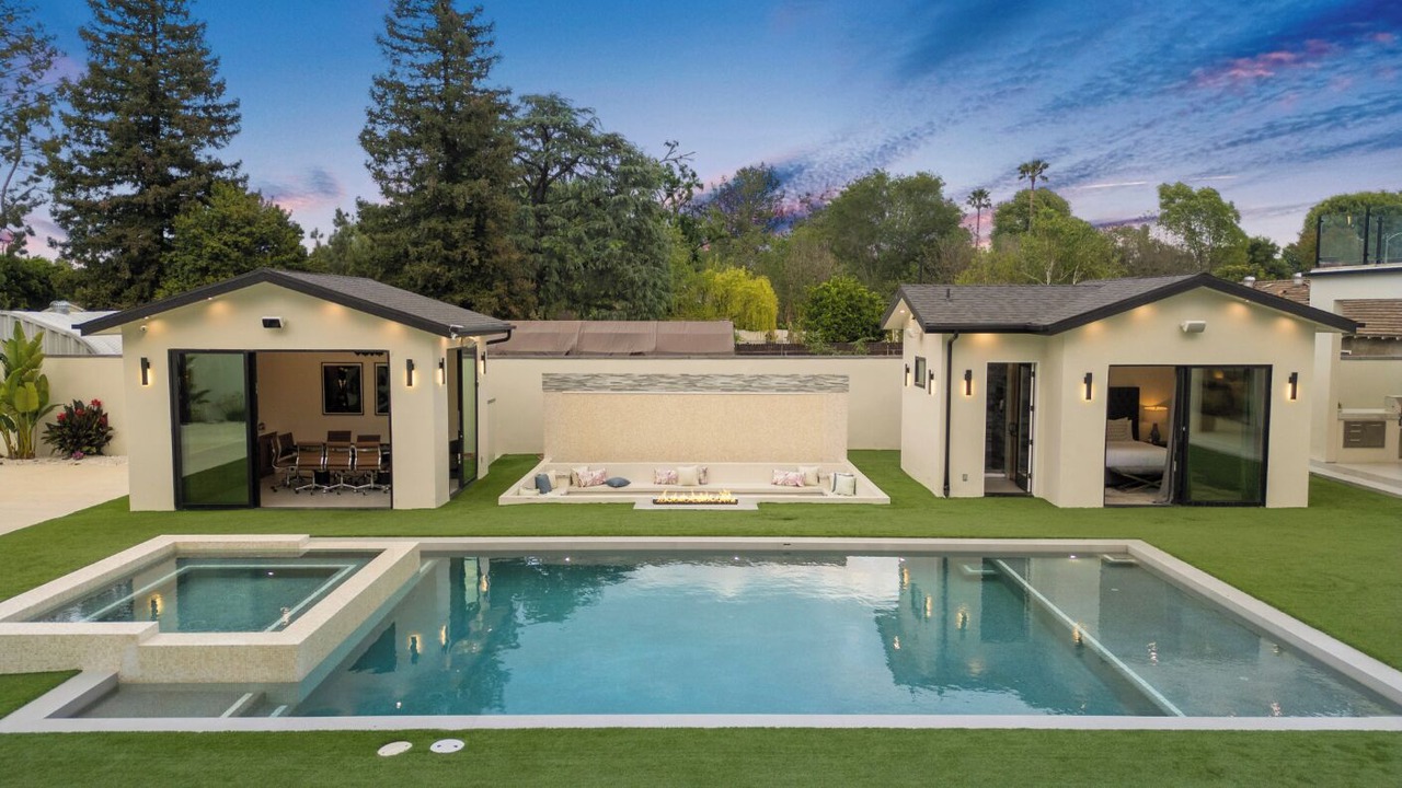 Photo of Outdoor in Woodland Hills
