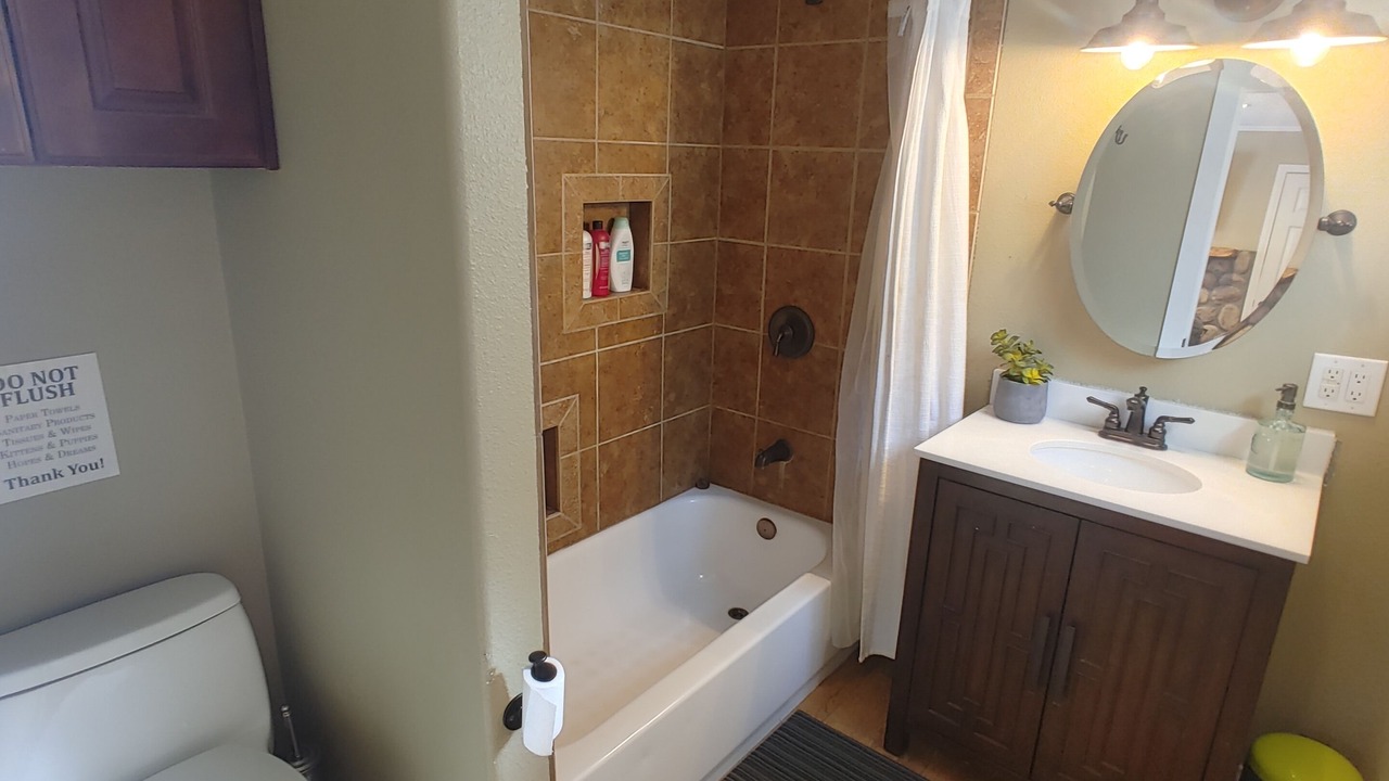 Photo of Bathroom in Green Valley Lake