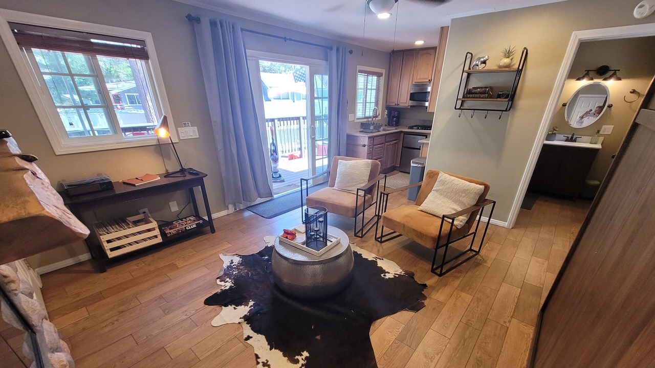 Photo of Livingroom in Green Valley Lake