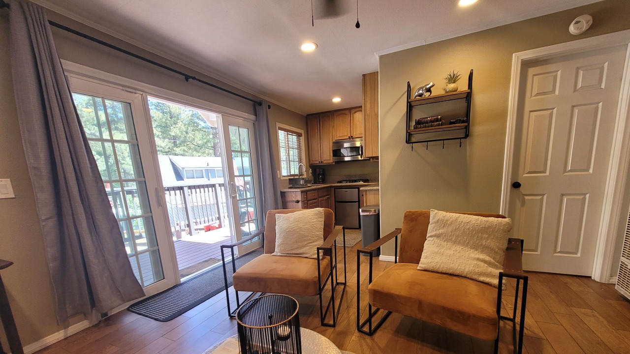 Photo of Livingroom in Green Valley Lake