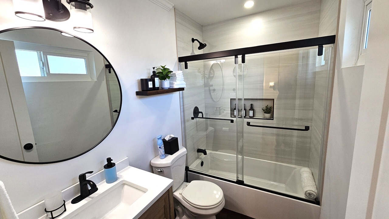Photo of Bathroom in Los Angeles