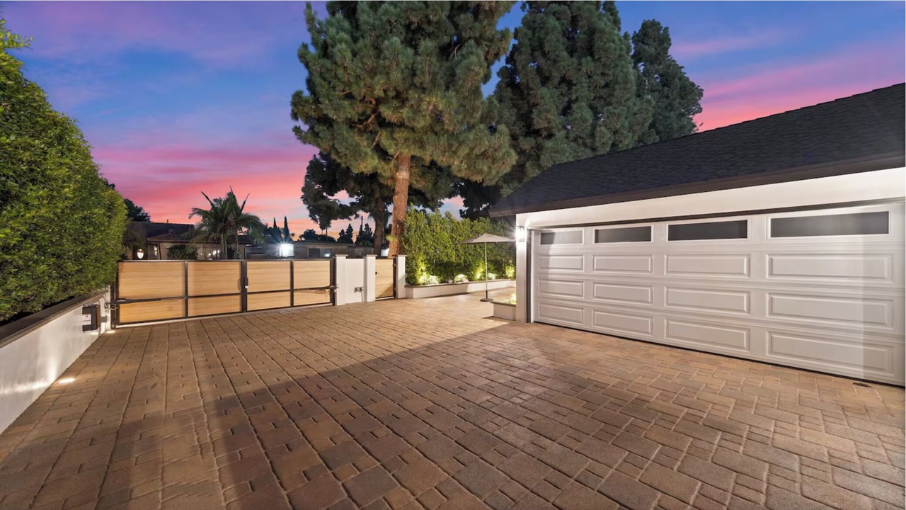 Photo of Outdoor in Downey