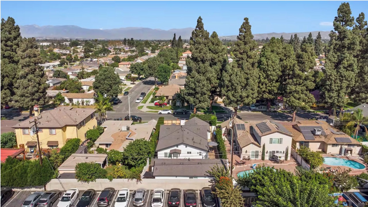 Photo of Outdoor in Downey