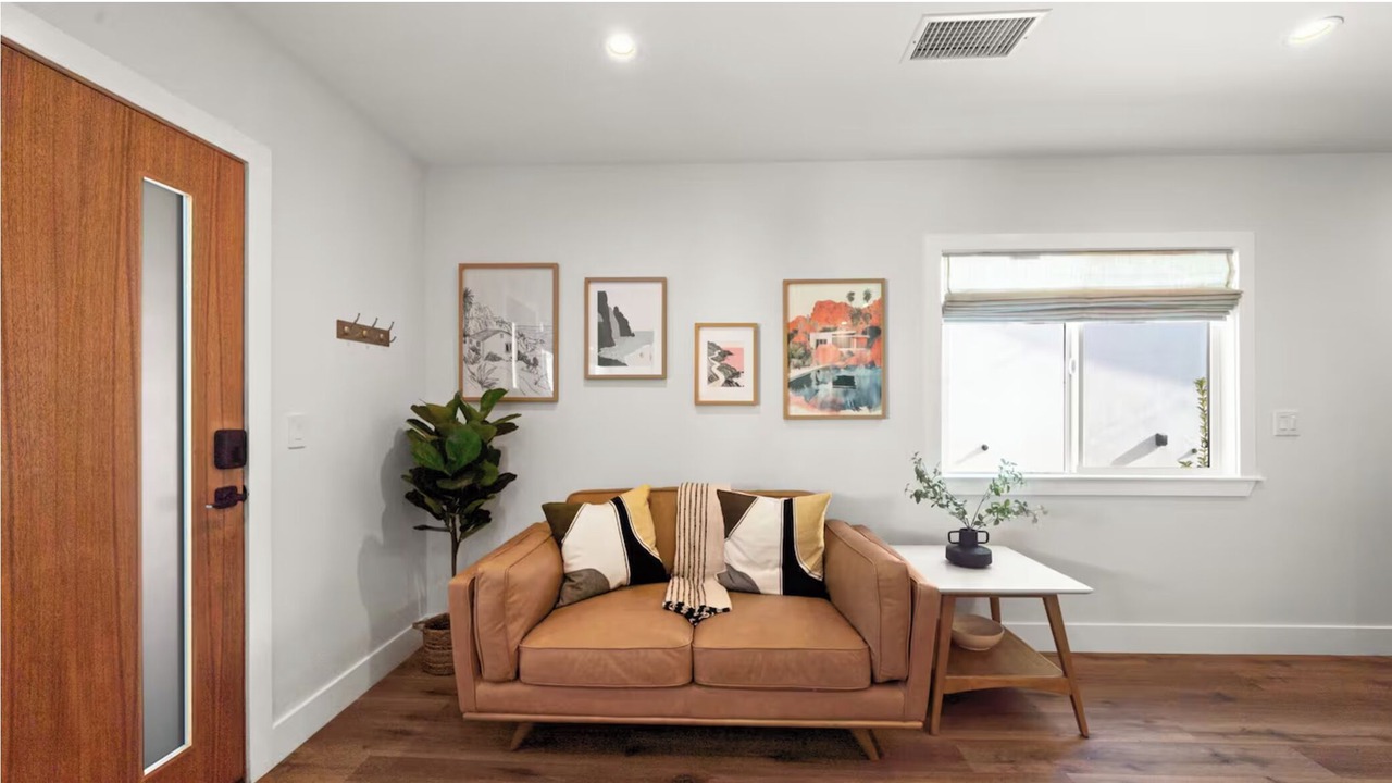 Photo of Livingroom in Downey
