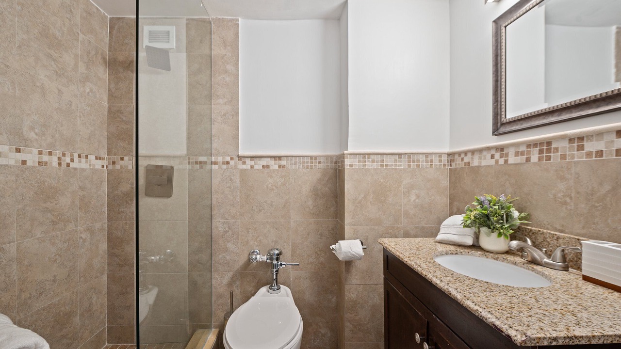 Photo of Bathroom in Galt Mile