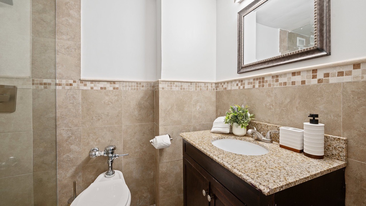 Photo of Bathroom in Galt Mile
