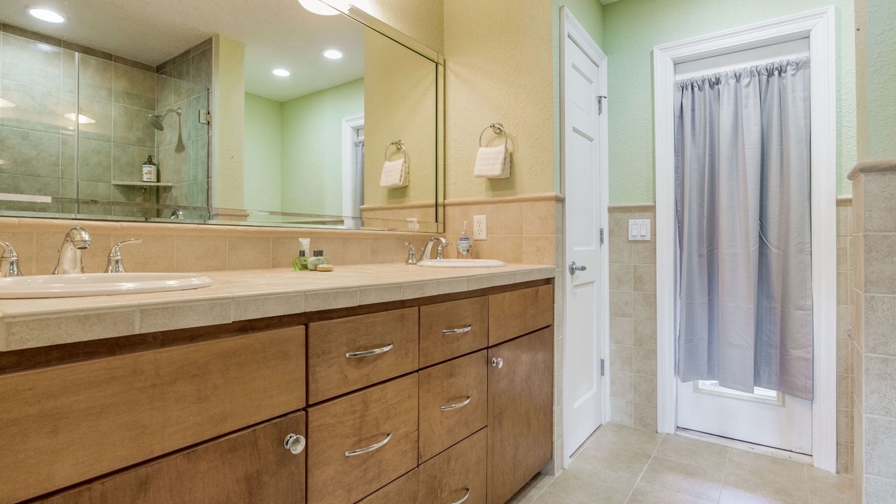 Photo of Bathroom in Ono Island