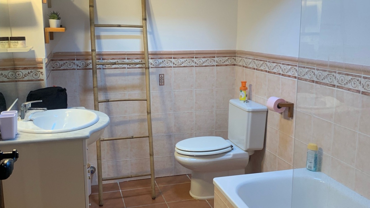 Photo of Bathroom in Pals