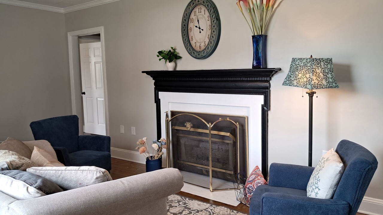 Photo of Livingroom in Terry Sanford