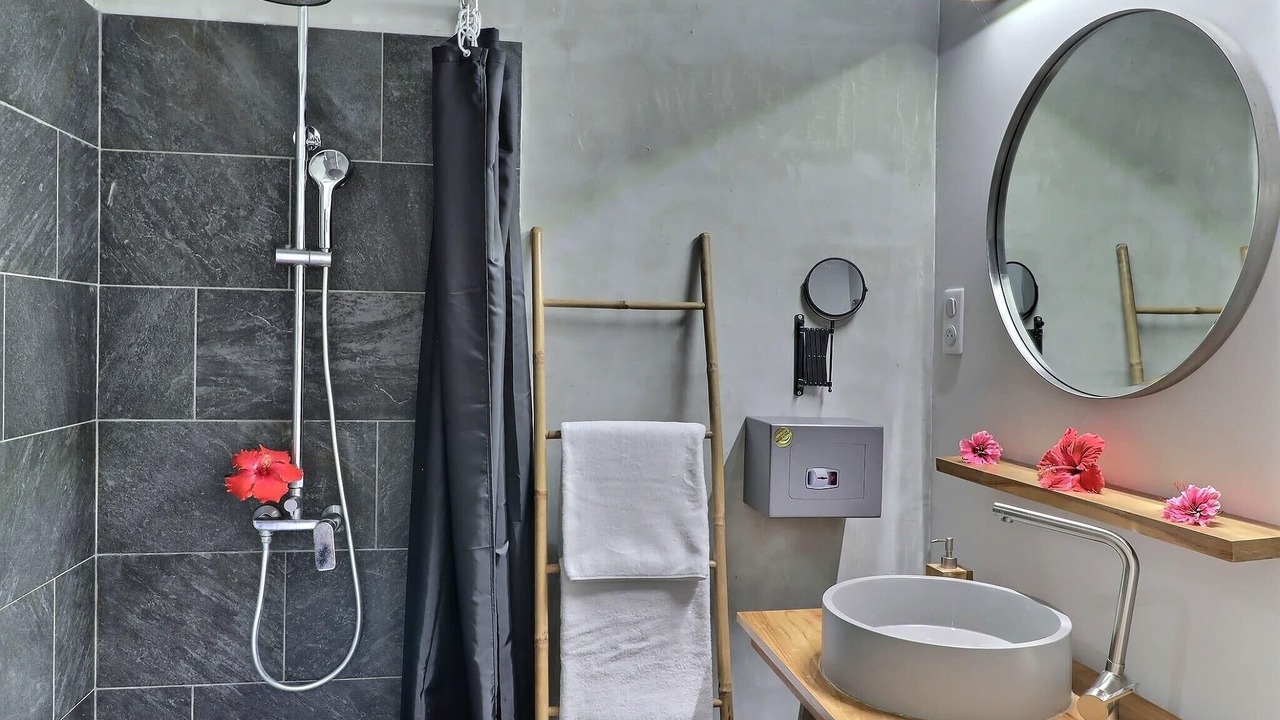 Photo of Bathroom in Faaa