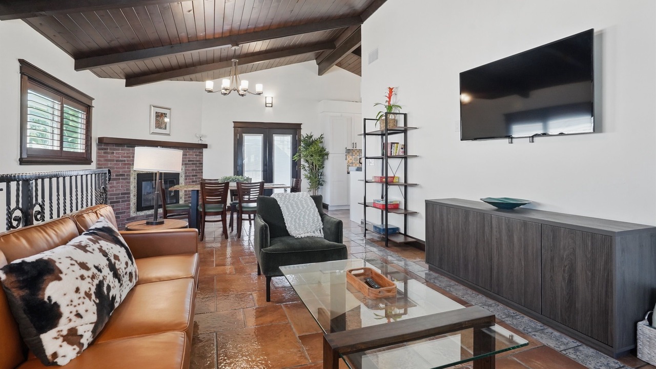 Photo of Livingroom in Silver Strand