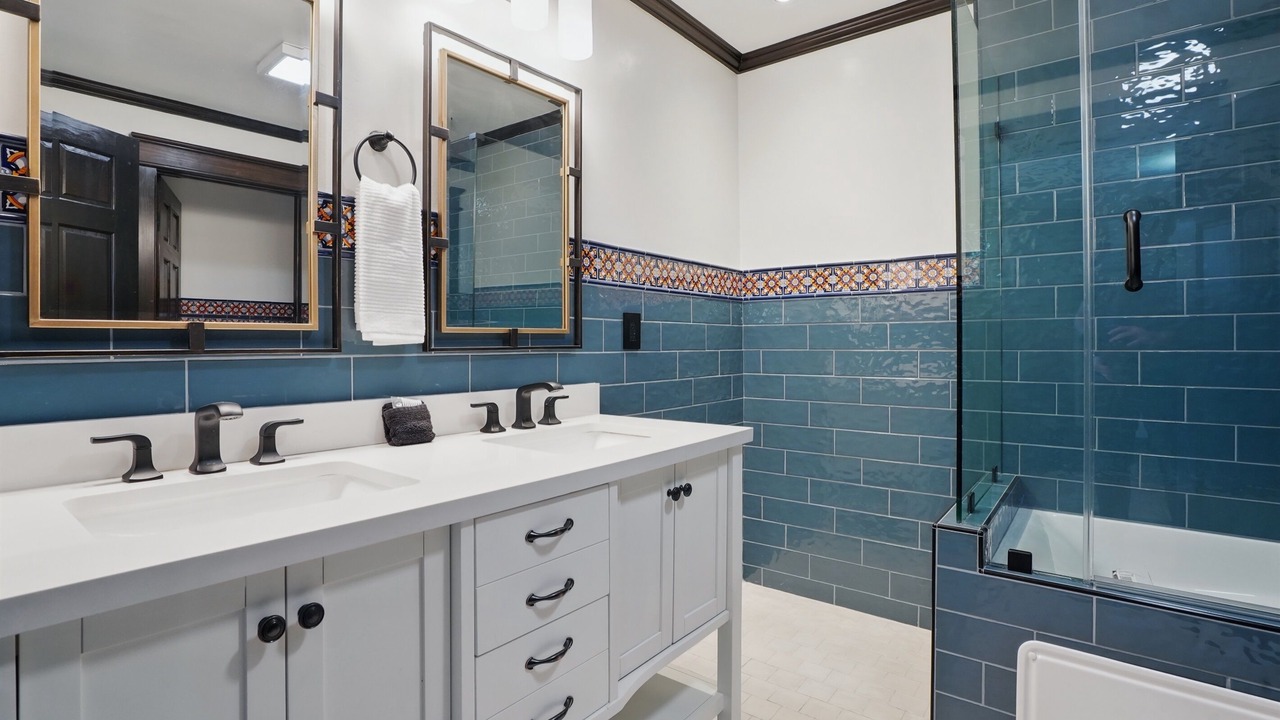 Photo of Bathroom in Silver Strand