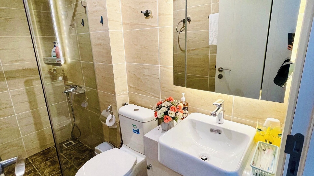 Photo of Bathroom in Trung Hoa Nhan Chinh