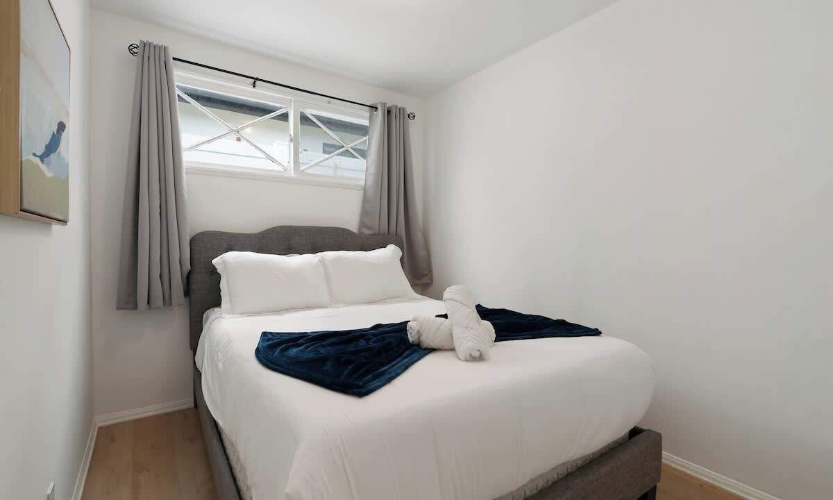 Photo of Bedroom in Pico - Robertson