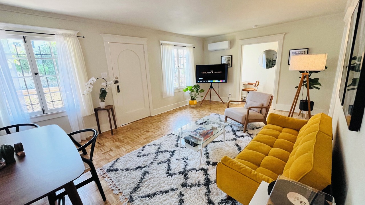 Photo of Livingroom in Hollywood