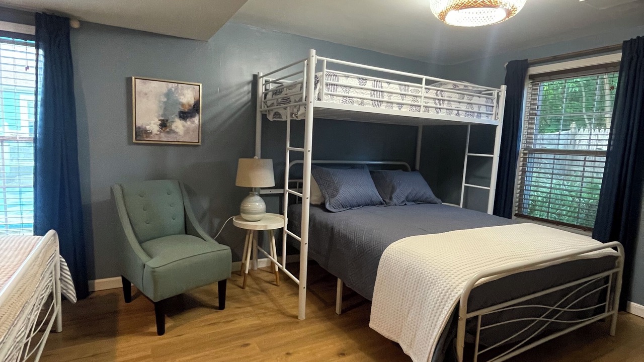 Photo of Bedroom in Lake Erie Beach