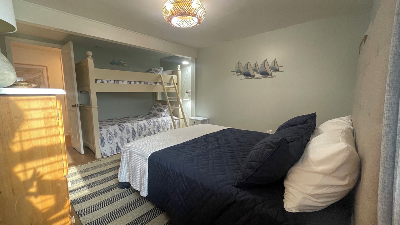 Photo of Bedroom in Lake Erie Beach