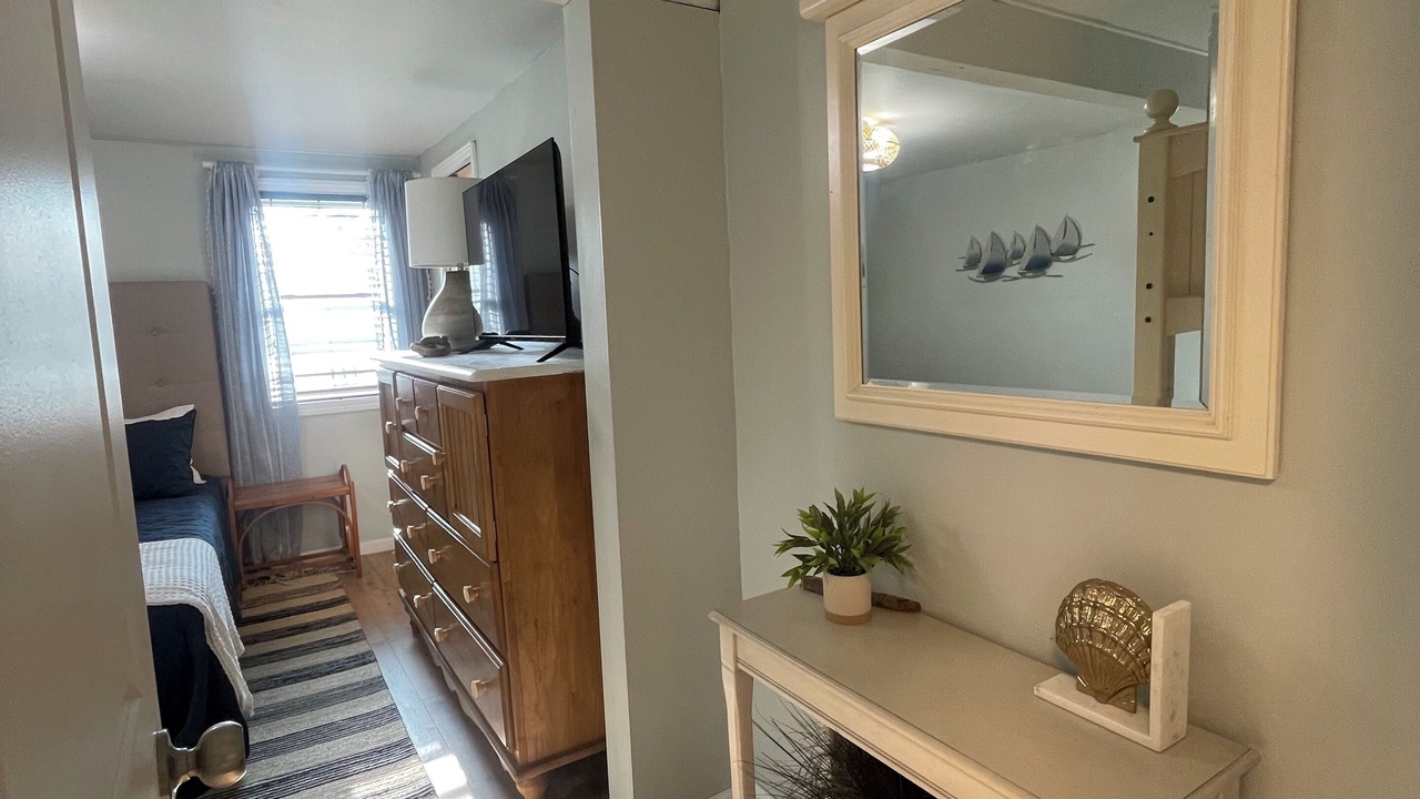 Photo of Bedroom in Lake Erie Beach
