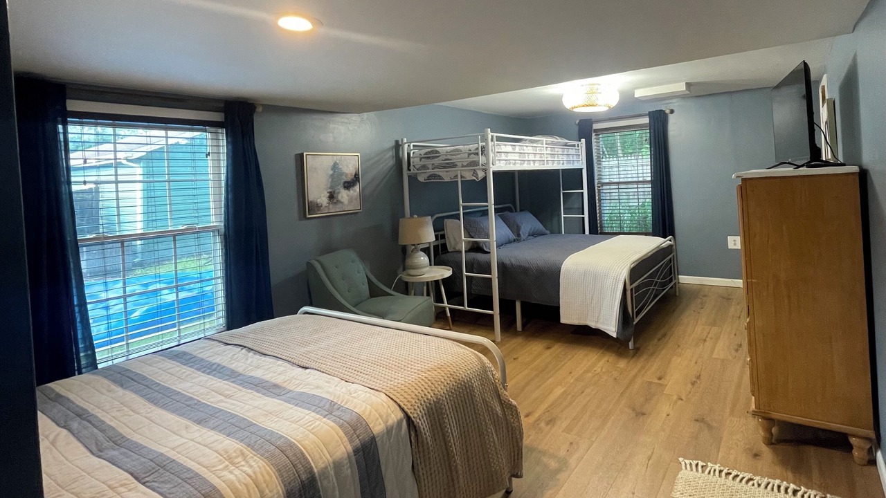 Photo of Bedroom in Lake Erie Beach