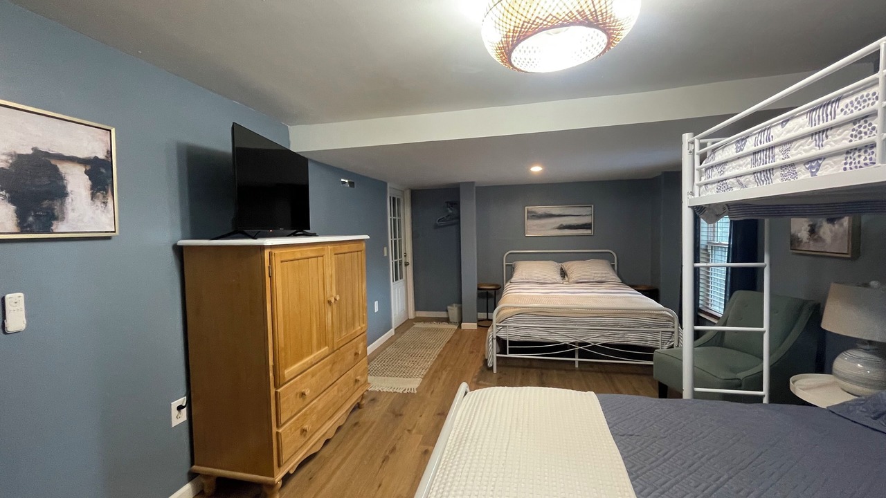Photo of Bedroom in Lake Erie Beach