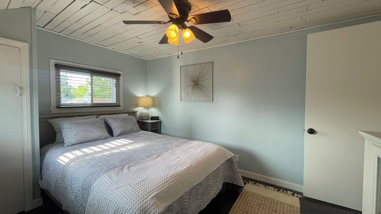Photo of Bedroom in Lake Erie Beach