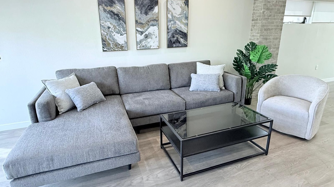Photo of Livingroom in Valley Village