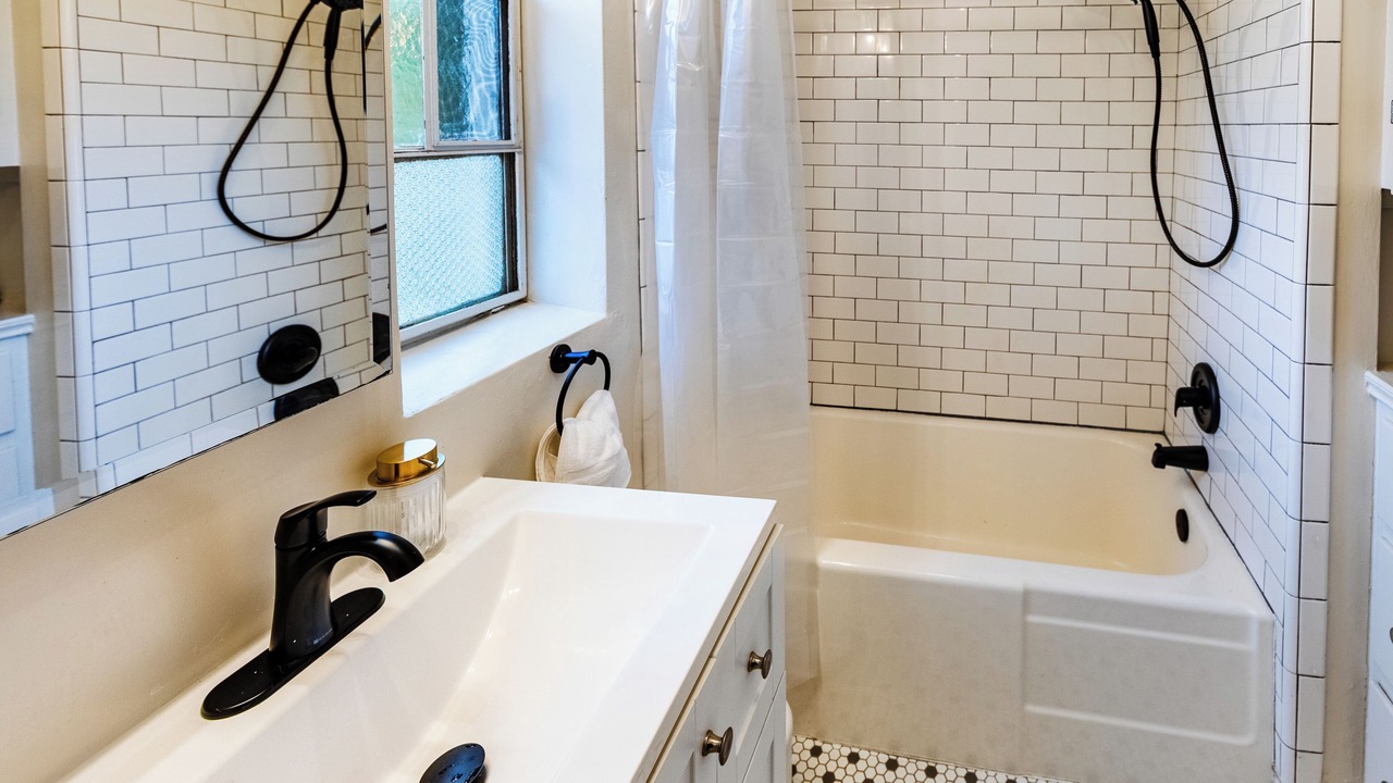 Photo of Bathroom in Mar Vista