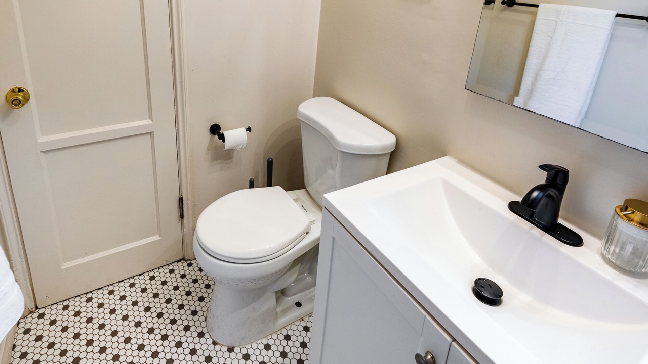Photo of Bathroom in Mar Vista
