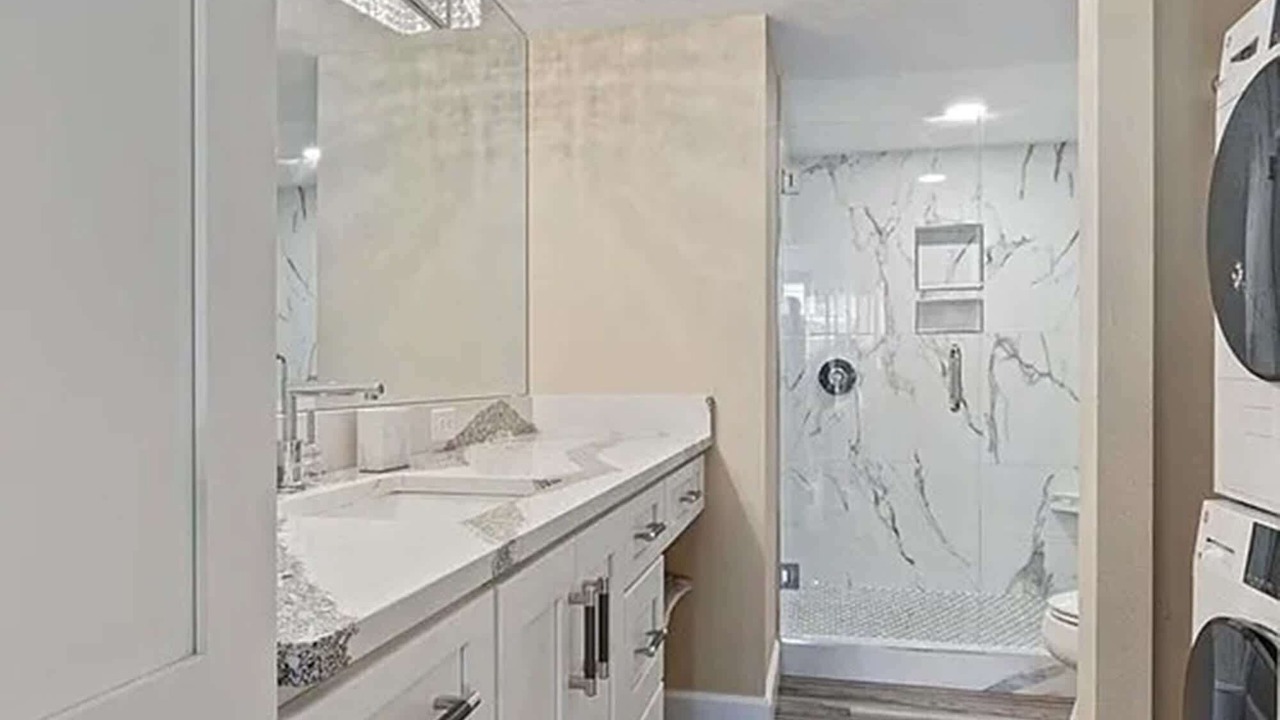 Photo of Bathroom in Golden Beach