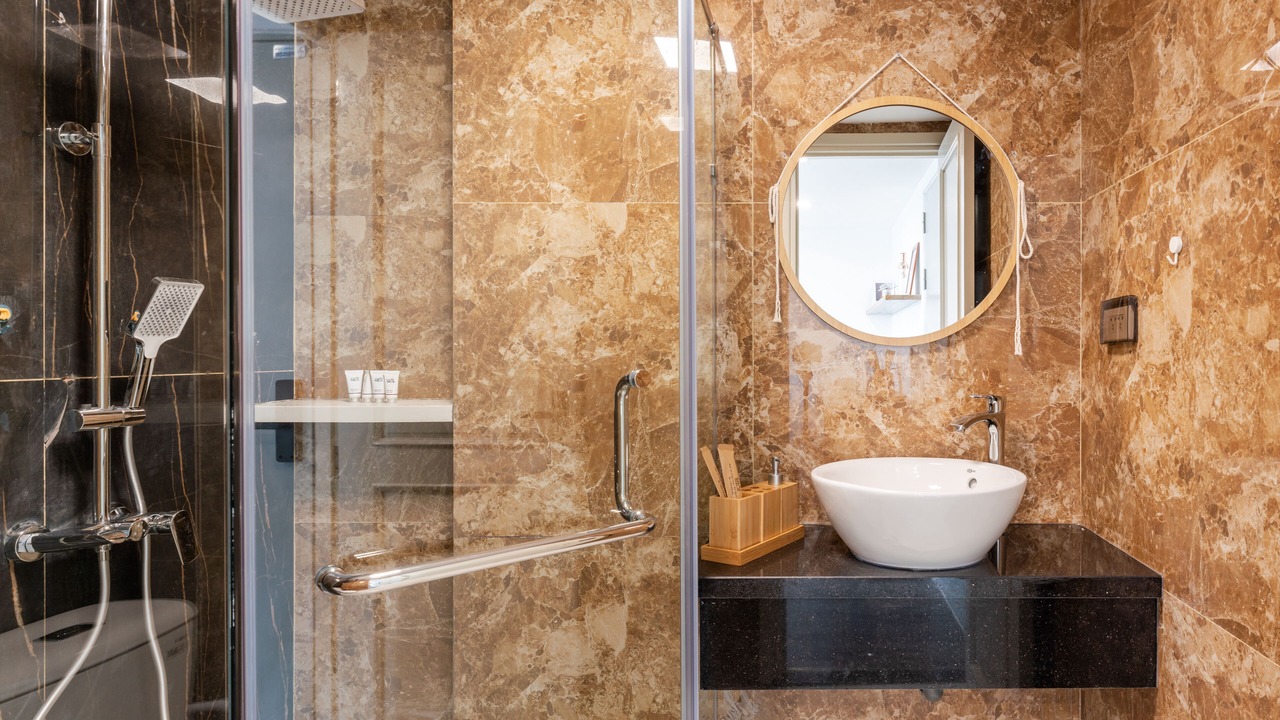 Photo of Bathroom in Old Quarter