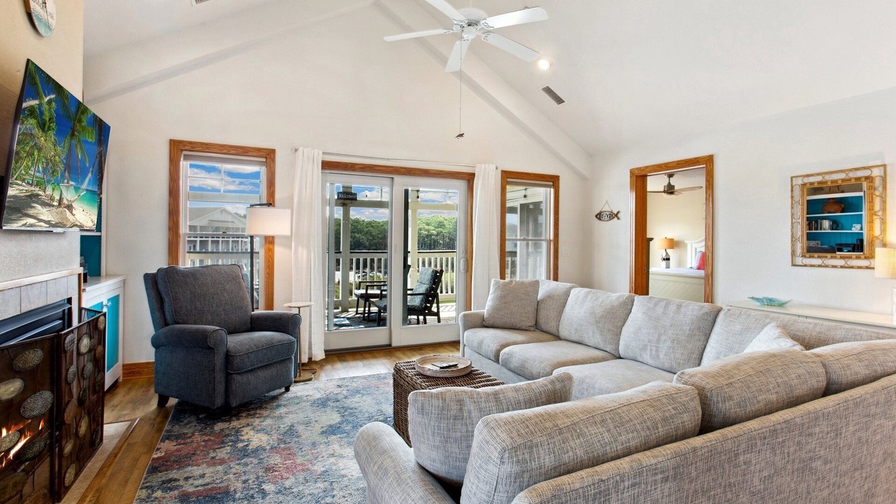 Photo of Livingroom in Bermuda Bay