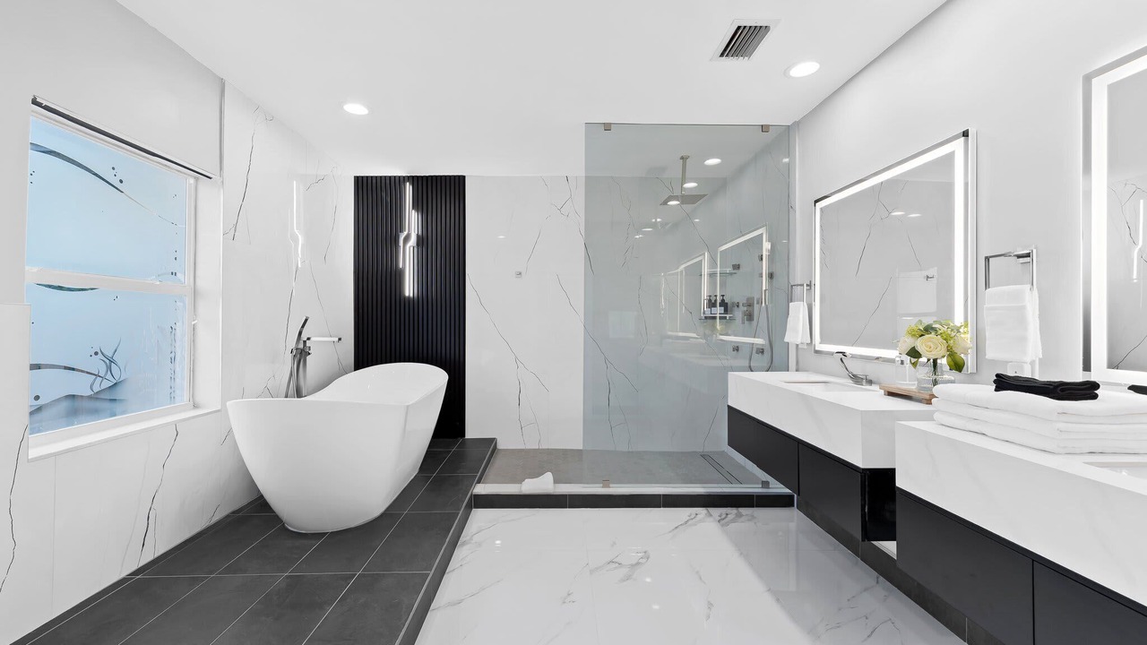 Photo of Bathroom in Harbor Beach