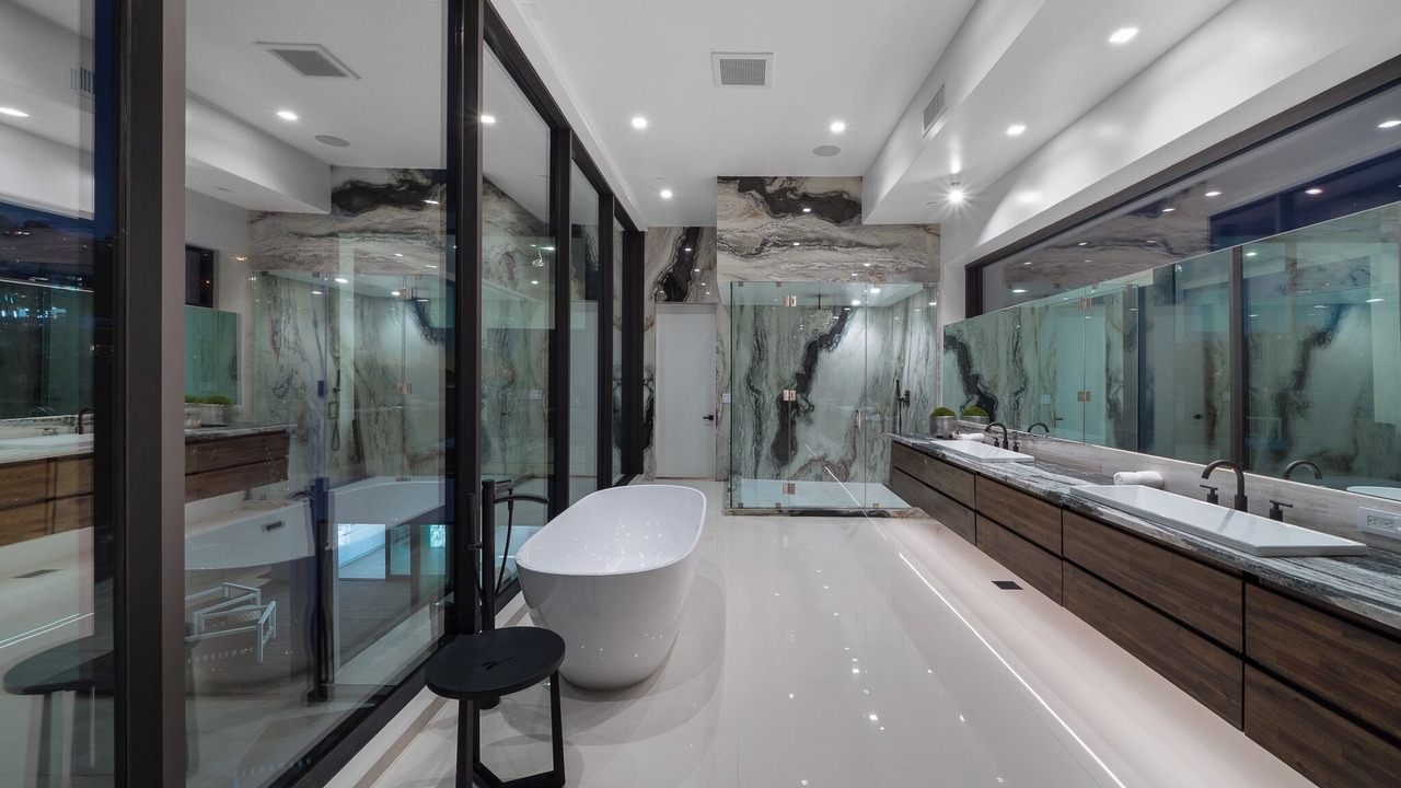 Photo of Bathroom in Hollywood Hills West