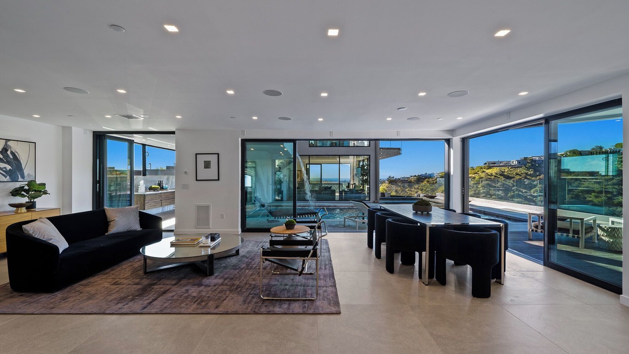 Photo of Others in Hollywood Hills West