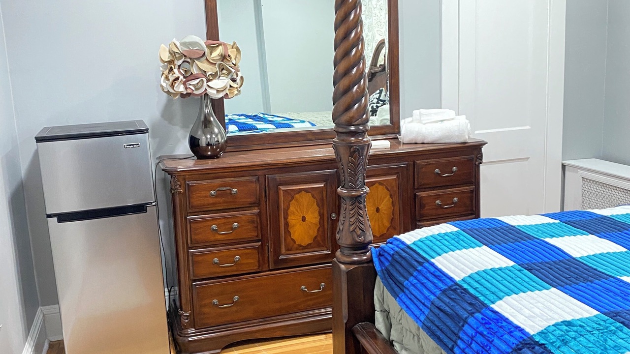 Photo of Bedroom in Teaneck