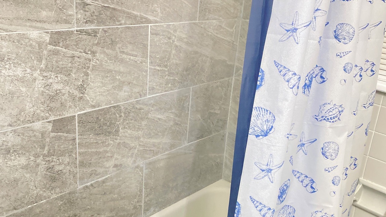Photo of Bathroom in Teaneck