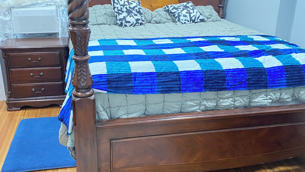 Photo of Bedroom in Teaneck
