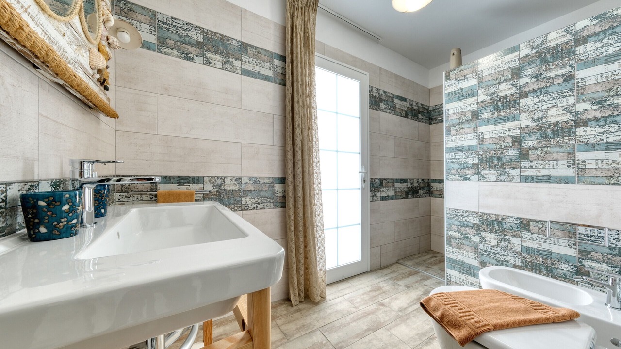 Photo of Bathroom in Playa del Cable