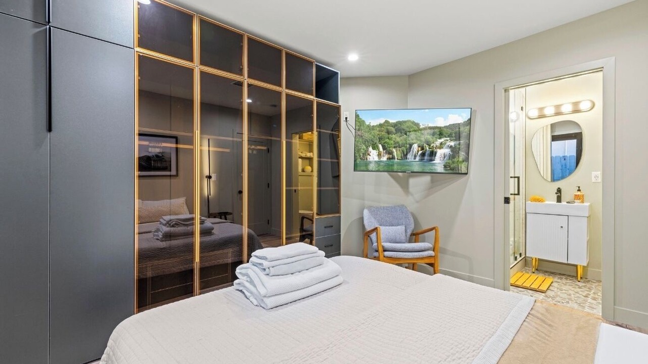 Photo of Bedroom in Silver Strand