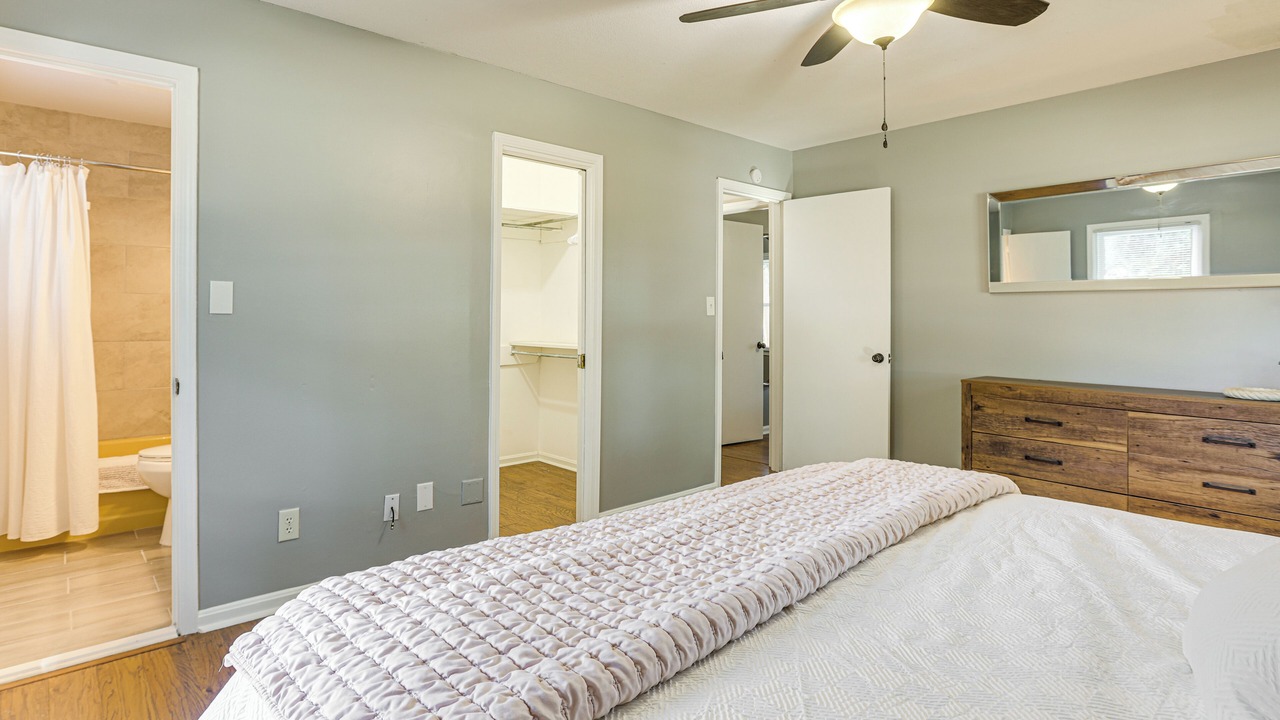 Photo of Bedroom in Tuscaloosa