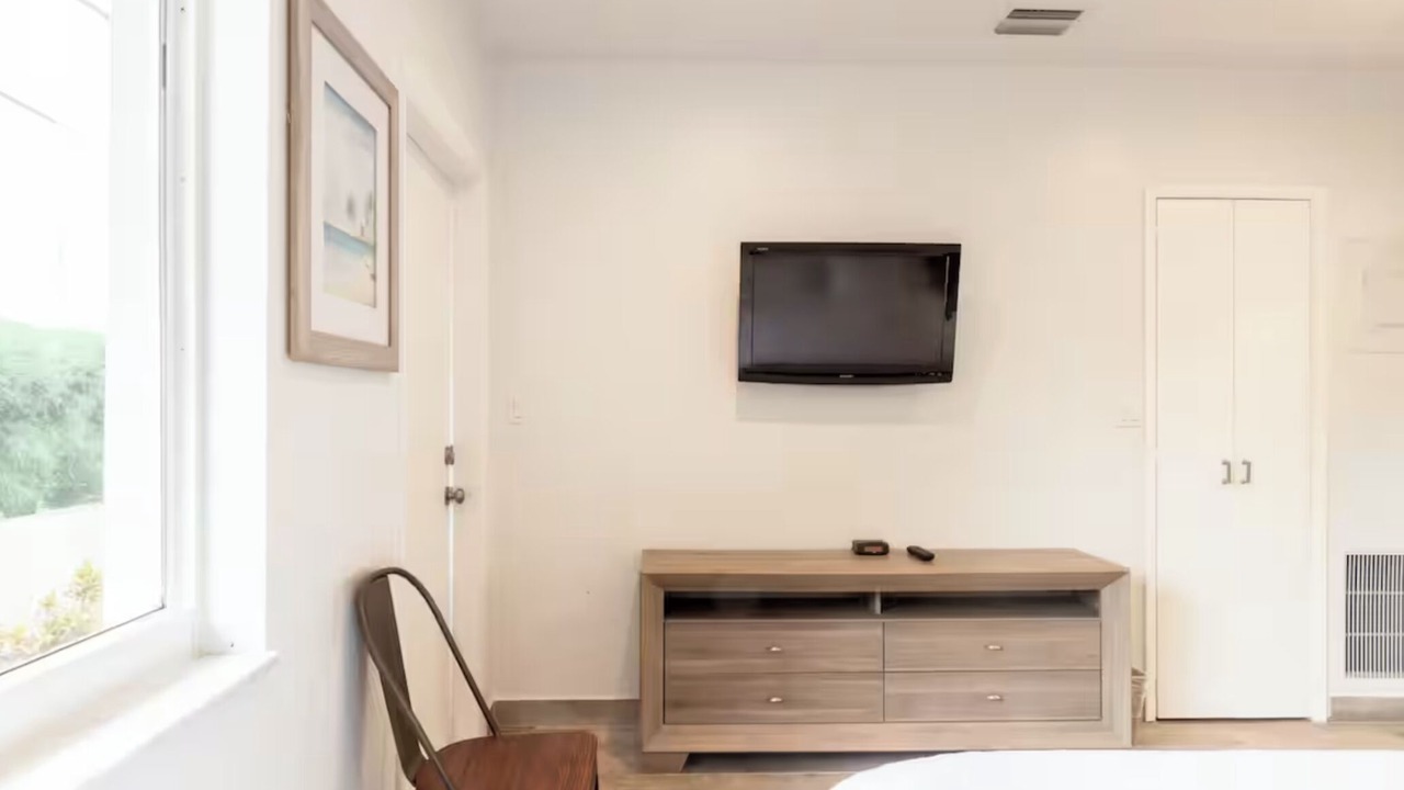 Photo of Bedroom in Survey Creek